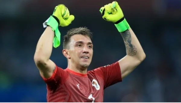 Rioplatense de cepa pura, Muslera preferiu o Uruguai para atacar mundialmente. Fonte: Getty Images