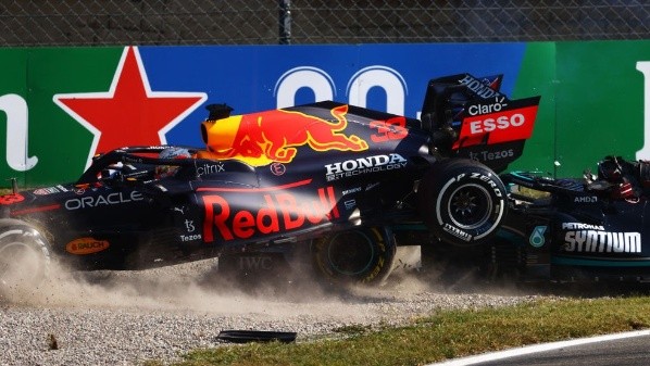 Max Verstappen e Lewis Hamilton bateram e tiveram que deixar o GP da Itália. (Getty Images)