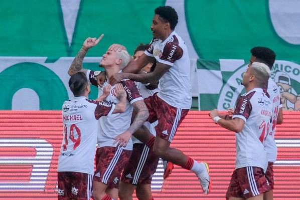 Flamengo em campo; (Foto: Marcello Zambrana/AGIF)