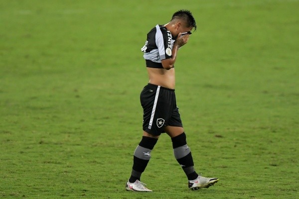 Lecaros se despede do Botafogo sem ter balançado as redes nenhuma vez