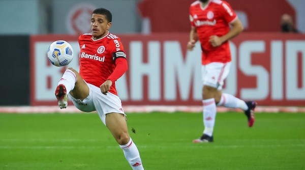 RS - Porto Alegre - 15/08/2021 - BRASILEIRO A 2021, INTERNACIONAL X FLUMINENSE - Taison jogador do Internacional durante partida contra o Fluminense no estadio Beira-Rio pelo campeonato Brasileiro A 2021. Foto: Pedro H. Tesch / AGIF