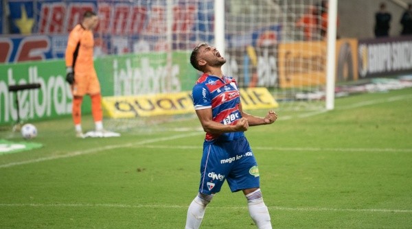 Ronald é um dos destaques do Fortaelza (Foto: Kely Pereira/AGIF)