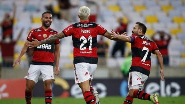 Pedro, do Flamengo, comemorando gol. (Foto: Getty Images)