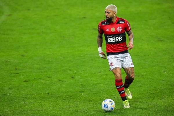 Gabigol é punido com suspensão de dois jogos pelo STJD. (Pedro H. Tesch/AGIF)