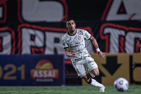 Corinthains em campo. (Foto: Heber Gomes/AGIF)
