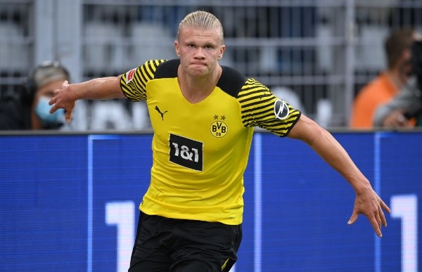 Haaland marca dois gols na vitória do Borussia Dortmund e iguala Lewandowski na artilharia do Campeonato Alemão. (Foto: Getty Images)
