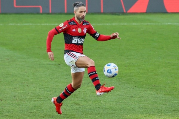 Diego Ribas em campo pelo Flamengo. (Foto: Marcello Zambrana/AGIF)