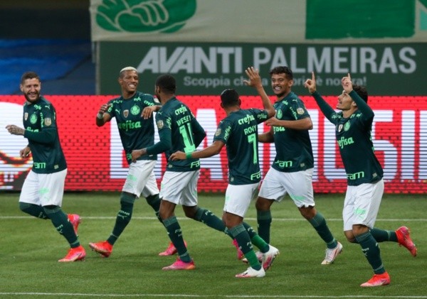 Jogadores do Palmeiras comemoram gol. Foto: Getty Images Jogadores do Palmeiras comemoram gol. Foto: Getty Images