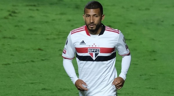 SP - Sao Paulo - 29/04/2021 - LIBERTADORES 2021, SAO PAULO X RENTISTAS - Joao Rojas jogador do Sao Paulo durante partida contra o Rentistas no estadio Morumbi pelo campeonato Libertadores 2021. Foto: Marcello Zambrana/AGIF SP - Sao Paulo - 29/04/2021 - LIBERTADORES 2021, SAO PAULO X RENTISTAS - Joao Rojas jogador do Sao Paulo durante partida contra o Rentistas no estadio Morumbi pelo campeonato Libertadores 2021. Foto: Marcello Zambrana/AGIF