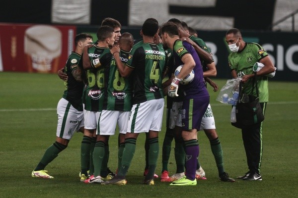 América-MG em campo. (Foto: Ettore Chiereguini/AGIF)