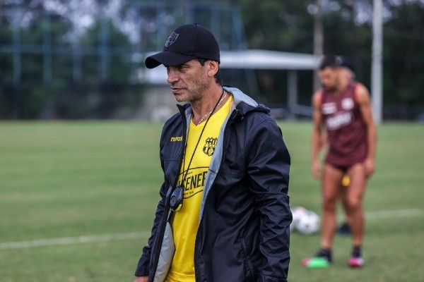 Técnico do Barcelona-EQU. (Foto: Getty Images)