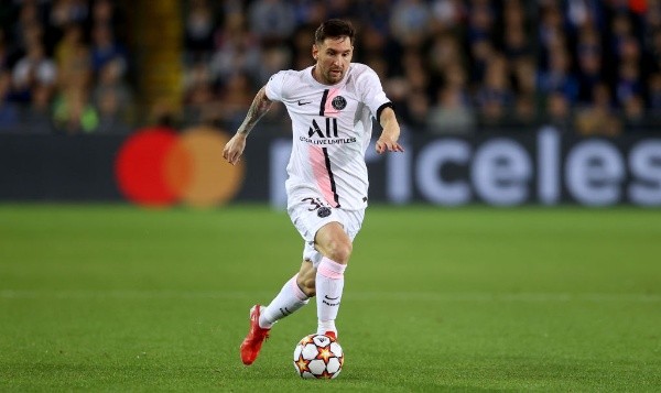 Messi em campo pelo PSG. (Foto: Getty Images)