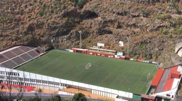 Uma joia imperdível, um espaço ao pé de uma montanha e em um prédio de escritórios (Fonte: @CDMensajero)
