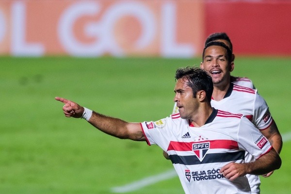 SP - Sao Paulo - 16/06/2021 - BRASILEIRO A 2021, SAO PAULO X CHAPECOENSE - Eder jogador do Sao Paulo comemora seu gol com jogadores do seu time durante partida contra o Chapecoense no estadio Morumbi pelo campeonato Brasileiro A 2021. Foto: Marcello Zambrana/AGIF