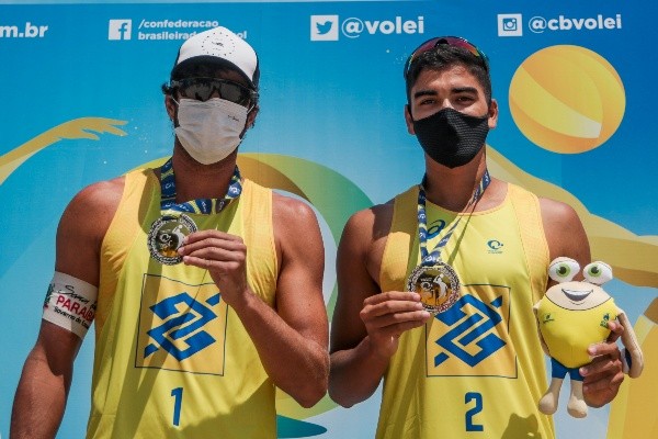 A dupla Vitor Felipe/Renato. (Foto: Divulgação CBV)
