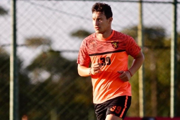 Por erro da direção, Nicolás Aguirre só poderá defender o Sport em 2022 (Foto: Anderson Stevens/ Sport/Divulgação)