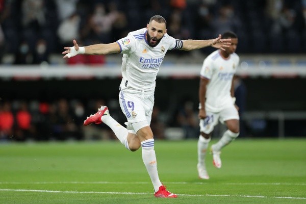Benzema comemorando gol pelo Real. (Foto: Getty Images)