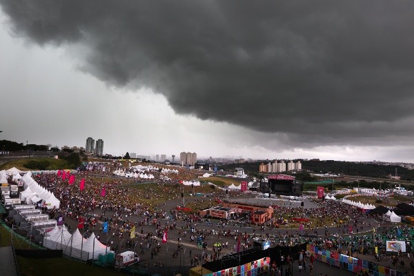 SAO PAULO, BRAZIL - APRIL 06: Audience leave the arena because of the strong rain as the organization has canceled the concerts during the Day 2 of the Lollapaloosa Sao Paulo 2019 - Day 2 on April 06, 2019 in Sao Paulo, Brazil. (Photo by Alexandre Schneider/Getty Images) *** Local Caption ***-Not Released (NR) SAO PAULO, BRAZIL - APRIL 06: Audience leave the arena because of the strong rain as the organization has canceled the concerts during the Day 2 of the Lollapaloosa Sao Paulo 2019 - Day 2 on April 06, 2019 in Sao Paulo, Brazil. (Photo by Alexandre Schneider/Getty Images) *** Local Caption ***-Not Released (NR)