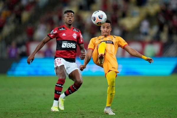 Flamengo x Barcelona no primeiro jogo da semifinal. (Foto: Getty Images)