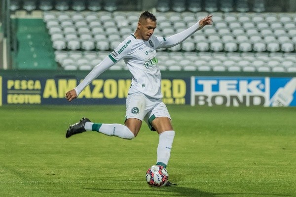 David Luiz em ação pelo Goiás -Robson Mafra/AGIF