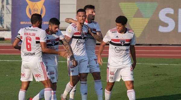 SP - Sao Paulo - 19/09/2021 - BRASILEIRO A 2021, SAO PAULO X ATLETICO-GO - Rigoni jogador do Sao Paulo comemora seu gol com jogadores do seu time durante partida contra o Atletico-GO no estadio Morumbi pelo campeonato Brasileiro A 2021. Foto: Marcello Zambrana/AGIF SP - Sao Paulo - 19/09/2021 - BRASILEIRO A 2021, SAO PAULO X ATLETICO-GO - Rigoni jogador do Sao Paulo comemora seu gol com jogadores do seu time durante partida contra o Atletico-GO no estadio Morumbi pelo campeonato Brasileiro A 2021. Foto: Marcello Zambrana/AGIF