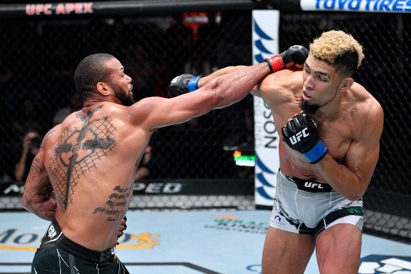 A maioria dos golpes foram conectados no vazio | Crédito: Getty Images