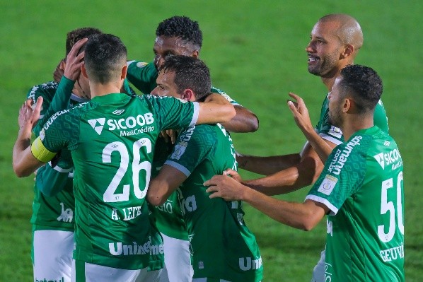 Chapecoense em campo comemorando gol. (Foto: Marcello Zambrana/AGIF) Chapecoense em campo comemorando gol. (Foto: Marcello Zambrana/AGIF)
