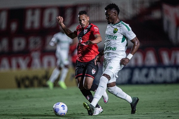 Grêmio em campo contra o Atlético-GO. (Foto: Heber Gomes/AGIF)
