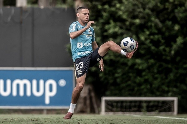 Atacante do Peixe diz que equipe estudou o São Paulo, próximo adversário