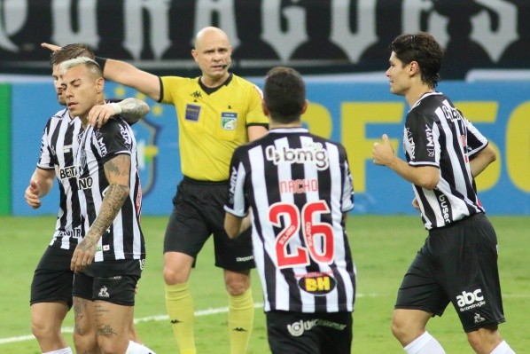 Atlético-MG comemorando gol. (Foto: Fernando Moreno/AGIF) Atlético-MG comemorando gol. (Foto: Fernando Moreno/AGIF)