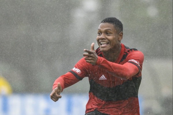 Jogo entre Flamengo e Palmeiras aconteceu debaixo de muita chuva