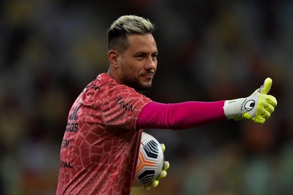 RJ - Rio de Janeiro - 22/09/2021 - LIBERTADORES 2021, FLAMENGO X BARCELONA-EQU - Diego Alves  jogador do Flamengo durante aquecimento antes da partida contra o Barcelona-EQU no estadio Maracana pelo campeonato Copa Libertadores 2021. Foto: Thiago Ribeiro/AGIF