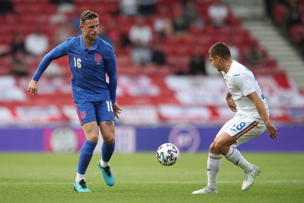 Registro de amistoso que se deu entre Inglaterra e Romênia, também neste ano. (Foto: Getty Images)