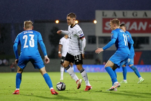 Duelo entre Alemanha e Islândia, que se deu neste ano. (Foto: Getty Images)
