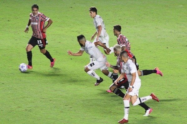 Santos x São Paulo pelo primeiro turno do Campeonato Brasileiro. (Fernanda Luz/AGIF) Santos x São Paulo pelo primeiro turno do Campeonato Brasileiro. (Fernanda Luz/AGIF)