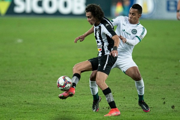 Matheus Nascimento é centroavante do Botafogo | Crédito: Jorge Rodrigues/AGIF