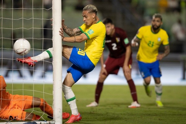 Anthony marcou seu primeiro gol com a camisa do Brasil