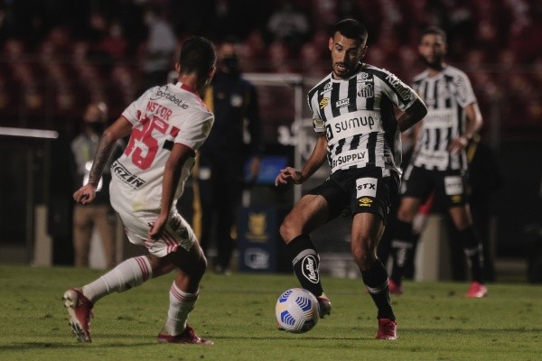 Do último duelo do time, contra o Santos, também pelo Nacional. (Foto: Ettore Chiereguini/AGIF) Do último duelo do time, contra o Santos, também pelo Nacional. (Foto: Ettore Chiereguini/AGIF)