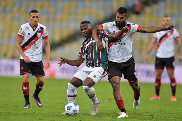 Fluminense em campo. (Foto: Thiago Ribeiro/AGIF)