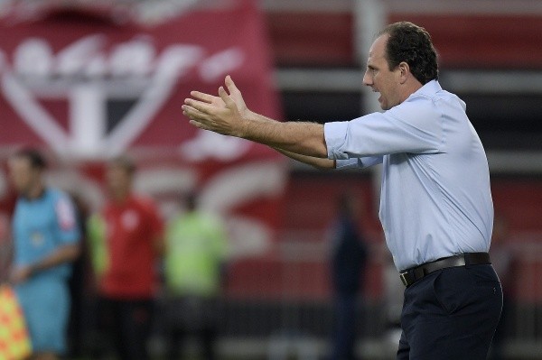 RIO DE JANEIRO, BRAZIL - JULY 02: Rogerio Ceni, Head Coach of Sao Paulo reacts during the match between Flamengo and Sao Paulo as part of Brasileirao Series A 2017 at Ilha do Urubu Stadium on July 02, 2017 in Rio de Janeiro, Brazil. (Photo by Alexandre Loureiro/Getty Images) *** Local Caption *** Rogerio Ceni-Not Released (NR)