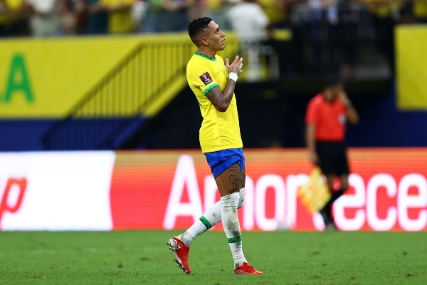 Raphinha marcou dois gols na primeira partida como titular do Brasil
