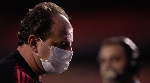 SP - São Paulo - 14/10/2021 - BRASILEIRO A 2021, SÃO PAULO X CEARA - Rogerio Ceni técnico do São Paulo durante partida contra o Ceará no estadio Morumbi pelo campeonato Brasileiro A 2021. Foto: Ettore Chiereguini / AGIF
