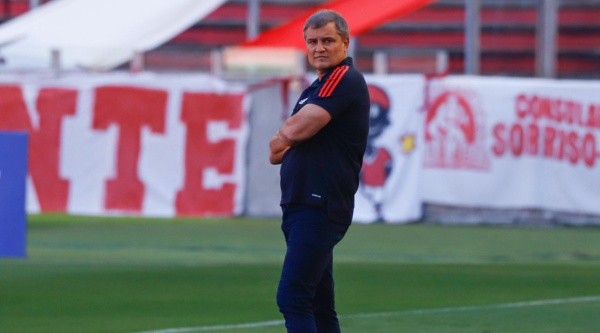 RS - Porto Alegre - 26/09/2021 - BRASILEIRO A 2021 - INTERNACIONAL X BAHIA - Diego Aguirre tecnico do Internacional durante partida contra o Bahia no estadio Beira-Rio pelo campeonato Brasileiro A 2021. Foto: Maxi Franzoi/AGIF