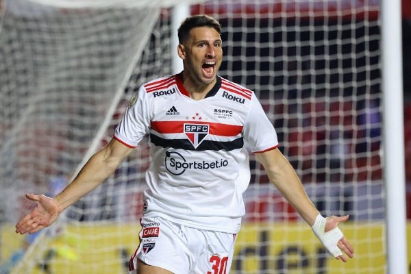 SP - Sao Paulo - 18/10/2021 - BRASILEIRO A 2021, SAO PAULO X CORINTHIANS - Jonathan Calleri jogador do Sao Paulo comemora seu gol durante partida contra o Corinthians no estadio Morumbi pelo campeonato Brasileiro A 2021. Foto: Marcello Zambrana/AGIF