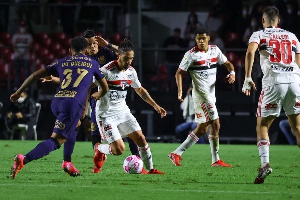 São Paulo teve mais domínio no jogo e não deu chances ao Corinthians