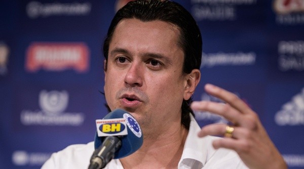 Pronunciamento do presidente, na Toca da Raposa 2, em Belo Horizonte. Foto: Gustavo Aleixo/Cruzeiro IMPORTANTE: Imagem destinada a uso institucional e divulgacão, seu uso comercial está vetado incondicionalmente por seu autor e o Cruzeiro Esporte Clube. IMPORTANT: image intended for institutional use and distribution. Commercial use is prohibited unconditionally by its author and Cruzeiro Esporte Clube. Pronunciamento do presidente, na Toca da Raposa 2, em Belo Horizonte. Foto: Gustavo Aleixo/Cruzeiro IMPORTANTE: Imagem destinada a uso institucional e divulgacão, seu uso comercial está vetado incondicionalmente por seu autor e o Cruzeiro Esporte Clube. IMPORTANT: image intended for institutional use and distribution. Commercial use is prohibited unconditionally by its author and Cruzeiro Esporte Clube.