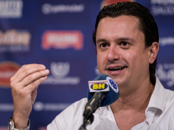 Pronunciamento do presidente, na Toca da Raposa 2, em Belo Horizonte. Foto: Gustavo Aleixo/Cruzeiro IMPORTANTE: Imagem destinada a uso institucional e divulgacão, seu uso comercial está vetado incondicionalmente por seu autor e o Cruzeiro Esporte Clube. IMPORTANT: image intended for institutional use and distribution. Commercial use is prohibited unconditionally by its author and Cruzeiro Esporte Clube. Pronunciamento do presidente, na Toca da Raposa 2, em Belo Horizonte. Foto: Gustavo Aleixo/Cruzeiro IMPORTANTE: Imagem destinada a uso institucional e divulgacão, seu uso comercial está vetado incondicionalmente por seu autor e o Cruzeiro Esporte Clube. IMPORTANT: image intended for institutional use and distribution. Commercial use is prohibited unconditionally by its author and Cruzeiro Esporte Clube.