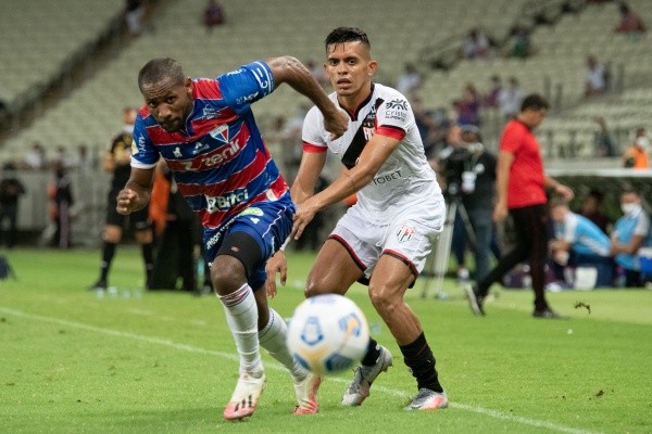 Fortaleza em campo pelo Brasileirão. (Foto: Kely Pereira/AGIF)