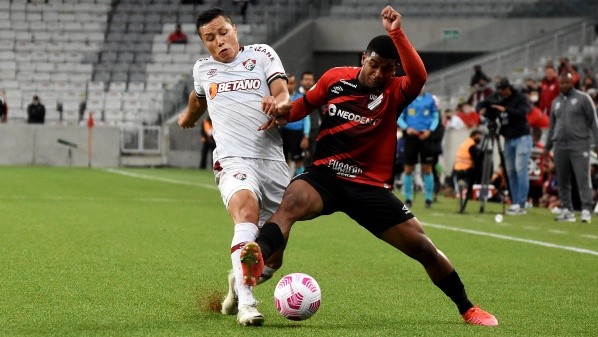 Marlon esteve em campo na vitória contra o Athletico e pode ser titular contra o Flamengo