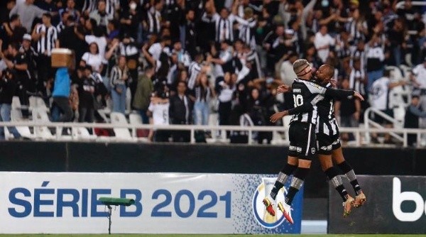 Botafogo faz grande campanha na Série B do Campeonato Brasileiro (Foto: AGIF)
